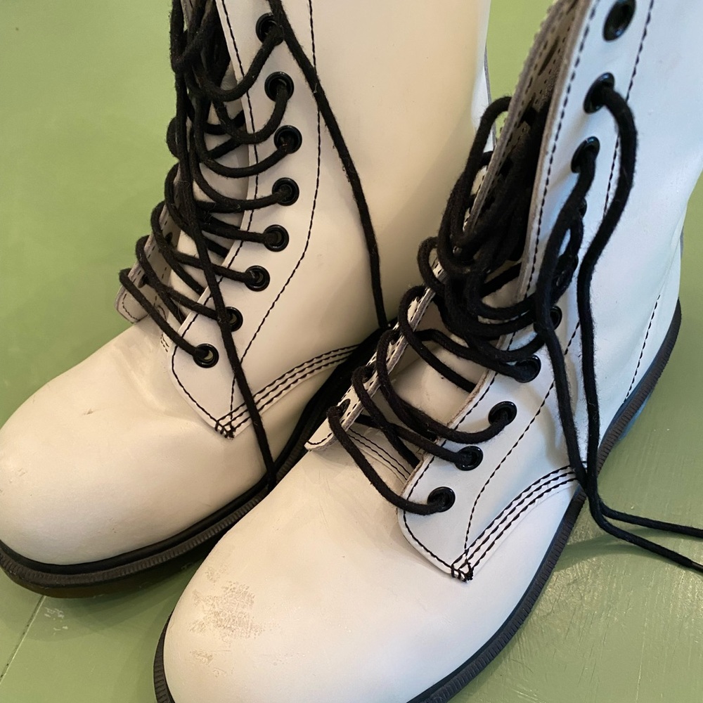 white doc martens - Picture 3 of 5